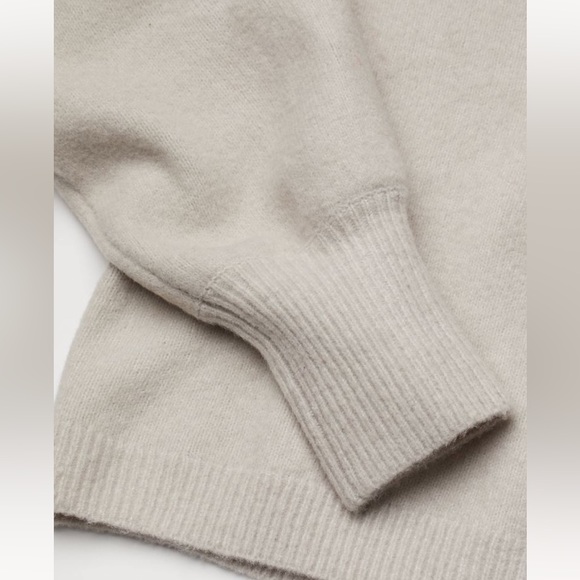 H&M puff sleeve square neck sweater - Picture 2 of 8